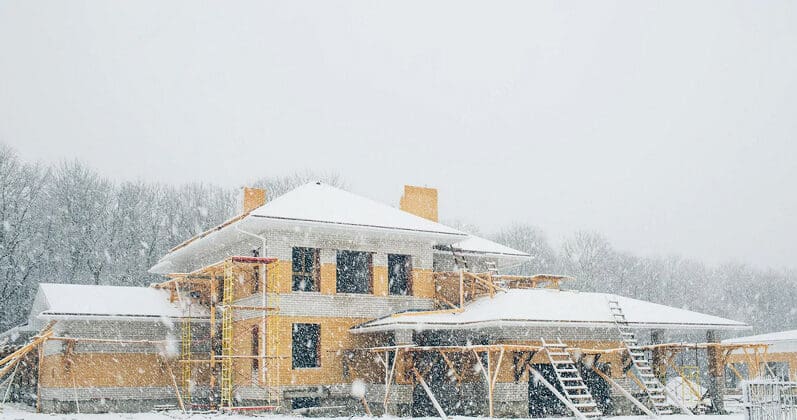 Best Building Materials to Withstand the Cold